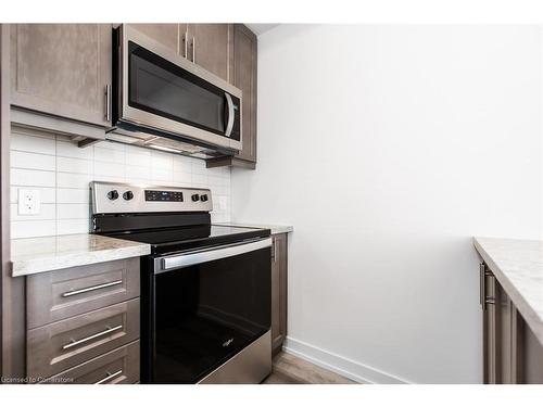 1001-470 Dundas Street E, Waterdown, ON - Indoor Photo Showing Kitchen