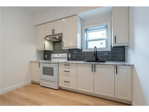 263 Kensington Avenue, Hamilton, ON - Indoor Photo Showing Kitchen