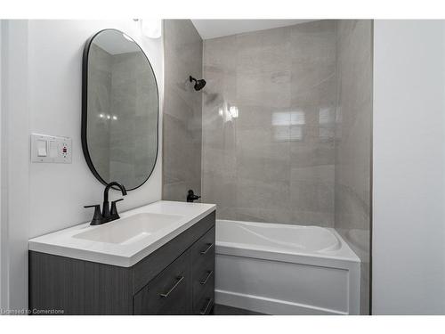 263 Kensington Avenue, Hamilton, ON - Indoor Photo Showing Bathroom