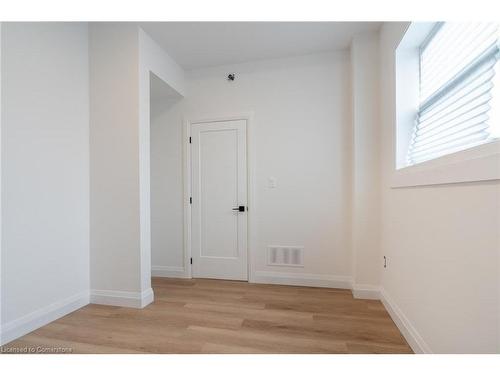 263 Kensington Avenue, Hamilton, ON - Indoor Photo Showing Other Room