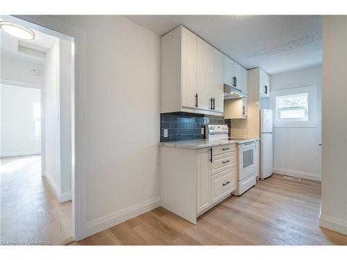 263 Kensington Avenue, Hamilton, ON - Indoor Photo Showing Kitchen