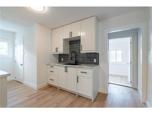 263 Kensington Avenue, Hamilton, ON - Indoor Photo Showing Kitchen