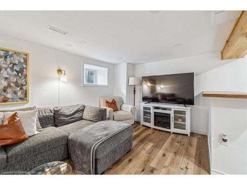 491 Ferguson Avenue N, Hamilton, ON - Indoor Photo Showing Living Room