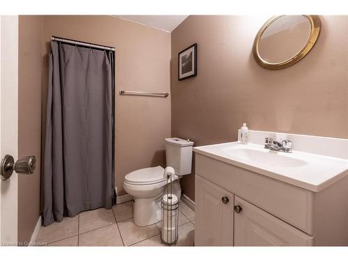 136 Guildwood Drive, Hamilton, ON - Indoor Photo Showing Bathroom