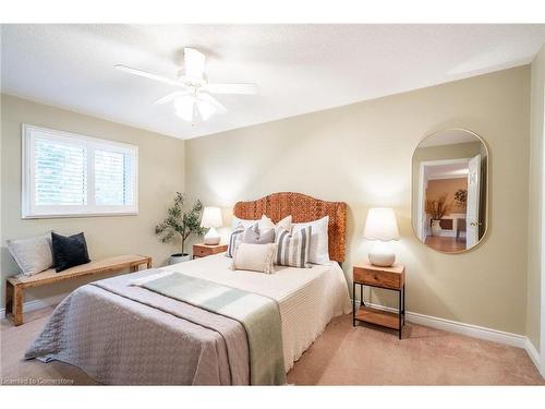 35-10 Wentworth Drive, Grimsby, ON - Indoor Photo Showing Bedroom