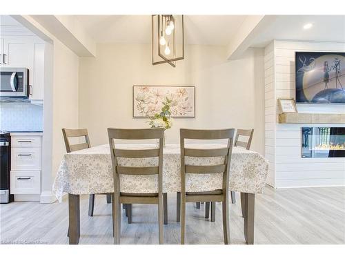 16-125 Livingston Avenue, Grimsby, ON - Indoor Photo Showing Dining Room