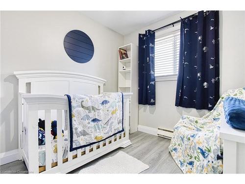 16-125 Livingston Avenue, Grimsby, ON - Indoor Photo Showing Bedroom