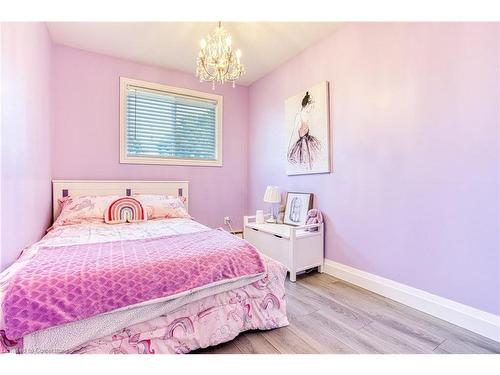 16-125 Livingston Avenue, Grimsby, ON - Indoor Photo Showing Bedroom