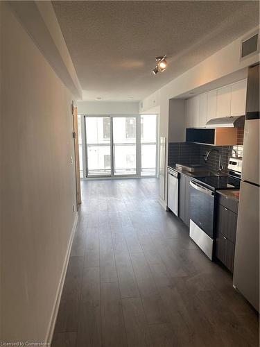 B325-1119 Cooke Boulevard, Burlington, ON - Indoor Photo Showing Kitchen