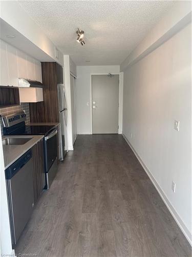 B325-1119 Cooke Boulevard, Burlington, ON - Indoor Photo Showing Kitchen