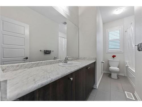 17 Larry Crescent, Caledonia, ON - Indoor Photo Showing Bathroom