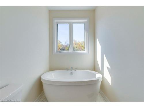 2104 Ellerston Common, Burlington, ON - Indoor Photo Showing Bathroom