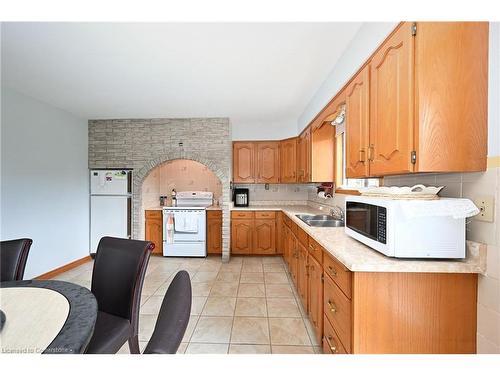 515 Brock Road, Flamborough, ON - Indoor Photo Showing Kitchen With Double Sink