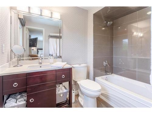 1245 Hammond Street, Burlington, ON - Indoor Photo Showing Bathroom