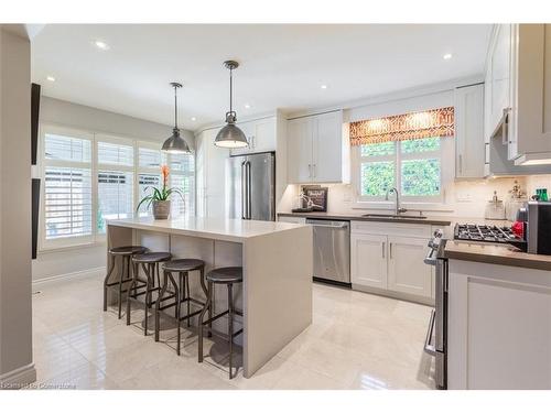 1245 Hammond Street, Burlington, ON - Indoor Photo Showing Kitchen With Upgraded Kitchen