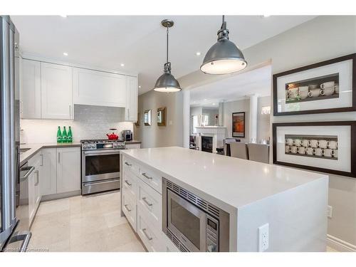 1245 Hammond Street, Burlington, ON - Indoor Photo Showing Kitchen With Upgraded Kitchen