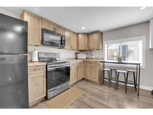 328 Decewsville Road, Cayuga, ON - Indoor Photo Showing Kitchen