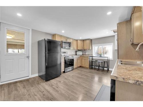 328 Decewsville Road, Cayuga, ON - Indoor Photo Showing Kitchen With Double Sink