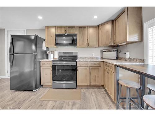 328 Decewsville Road, Cayuga, ON - Indoor Photo Showing Kitchen