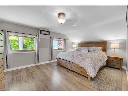 328 Decewsville Road, Cayuga, ON - Indoor Photo Showing Bedroom