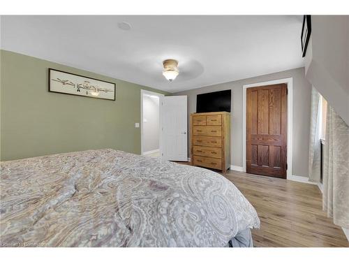 328 Decewsville Road, Cayuga, ON - Indoor Photo Showing Bedroom