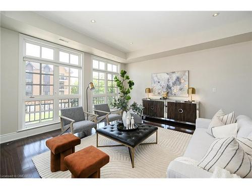 8-120 Bronte Road, Oakville, ON - Indoor Photo Showing Living Room