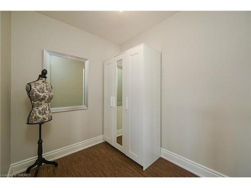 8-120 Bronte Road, Oakville, ON - Indoor Photo Showing Other Room