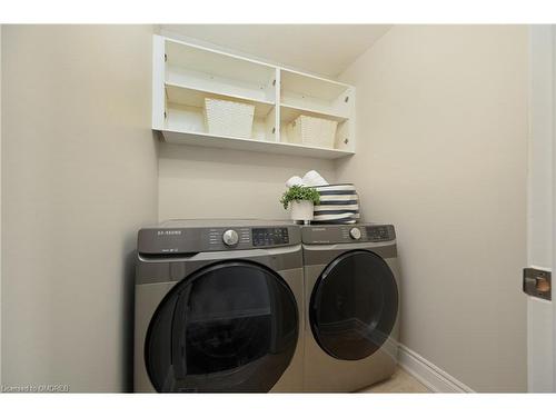 8-120 Bronte Road, Oakville, ON - Indoor Photo Showing Laundry Room