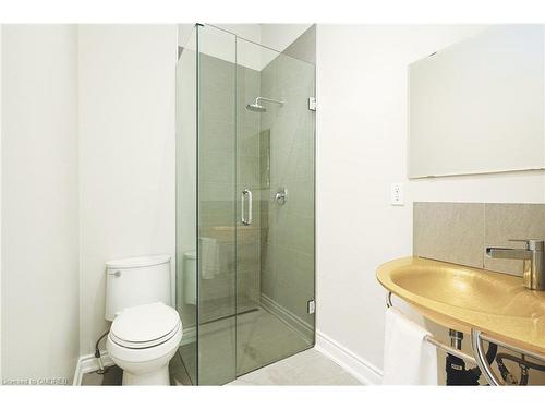 8-120 Bronte Road, Oakville, ON - Indoor Photo Showing Bathroom