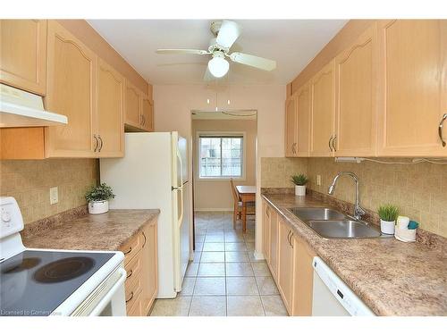 4-897 Stone Church Road E, Hamilton, ON - Indoor Photo Showing Kitchen With Double Sink