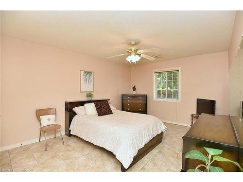 4-897 Stone Church Road E, Hamilton, ON - Indoor Photo Showing Bedroom