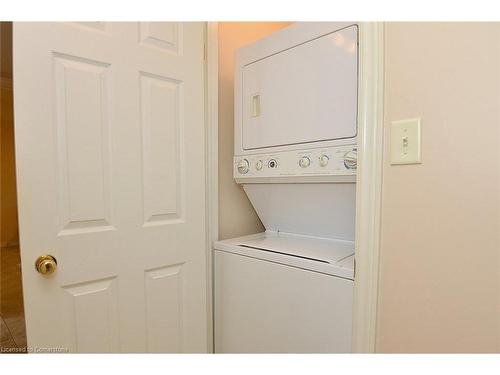 4-897 Stone Church Road E, Hamilton, ON - Indoor Photo Showing Laundry Room