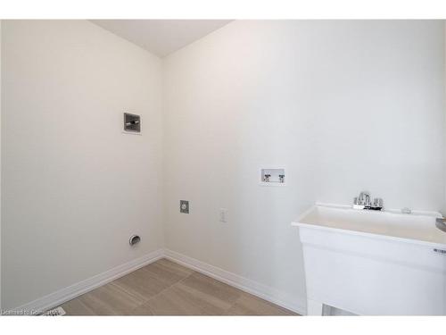 126 Picardy Drive, Hamilton, ON - Indoor Photo Showing Other Room