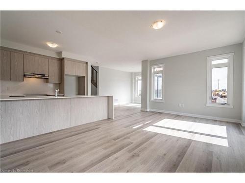 126 Picardy Drive, Hamilton, ON - Indoor Photo Showing Kitchen