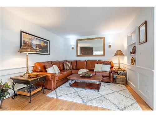 26 Wildan Drive, Flamborough, ON - Indoor Photo Showing Living Room