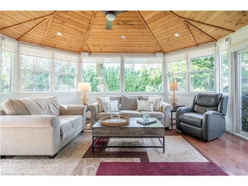 26 Wildan Drive, Flamborough, ON - Indoor Photo Showing Living Room