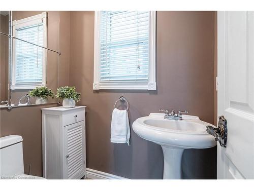 26 Wildan Drive, Flamborough, ON - Indoor Photo Showing Bathroom