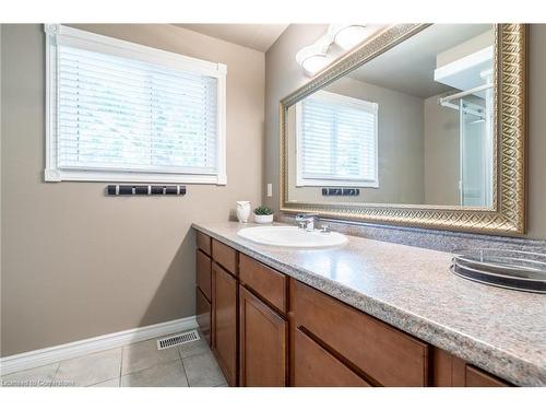 26 Wildan Drive, Flamborough, ON - Indoor Photo Showing Bathroom