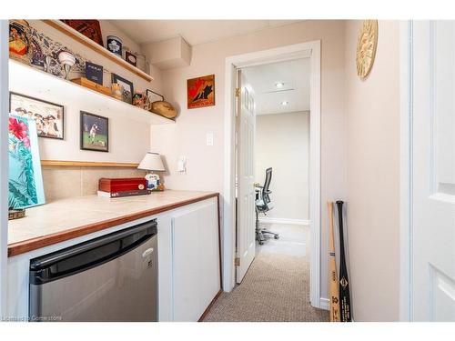 26 Wildan Drive, Flamborough, ON - Indoor Photo Showing Kitchen