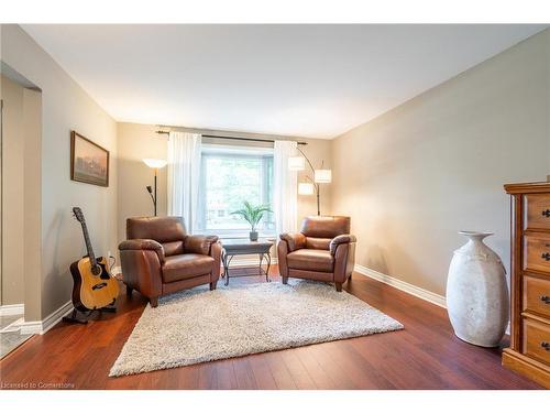 26 Wildan Drive, Flamborough, ON - Indoor Photo Showing Living Room