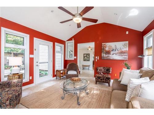 956 Lynden Road, Lynden, ON - Indoor Photo Showing Living Room