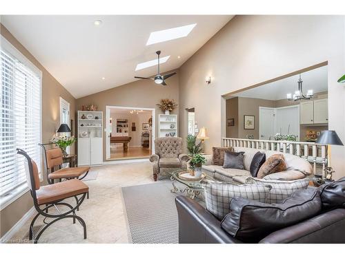 956 Lynden Road, Lynden, ON - Indoor Photo Showing Living Room