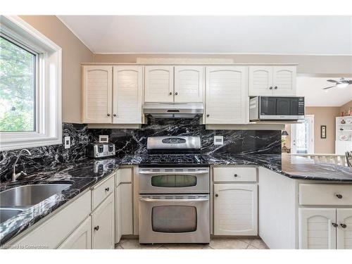 956 Lynden Road, Lynden, ON - Indoor Photo Showing Kitchen