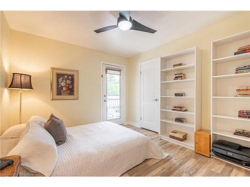 956 Lynden Road, Lynden, ON - Indoor Photo Showing Bedroom