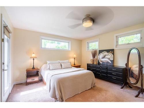 956 Lynden Road, Lynden, ON - Indoor Photo Showing Bedroom