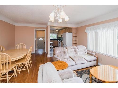 13 New Mountain Road, Hamilton, ON - Indoor Photo Showing Living Room