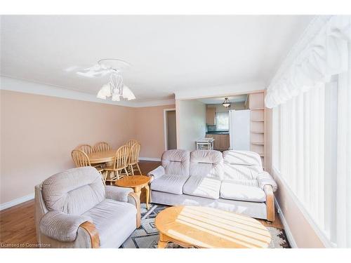 13 New Mountain Road, Hamilton, ON - Indoor Photo Showing Living Room