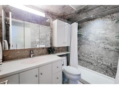 108-1225 North Shore Boulevard E, Burlington, ON - Indoor Photo Showing Bathroom