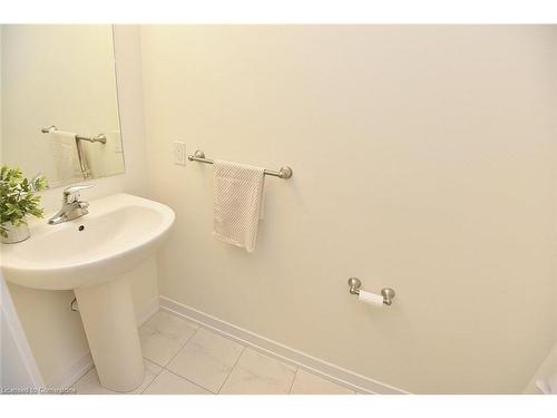 5-383 Dundas Street E, Waterdown, ON - Indoor Photo Showing Bathroom