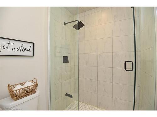 5-383 Dundas Street E, Waterdown, ON - Indoor Photo Showing Bathroom